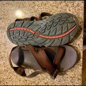 EUC Men’s size 7 Chacos.